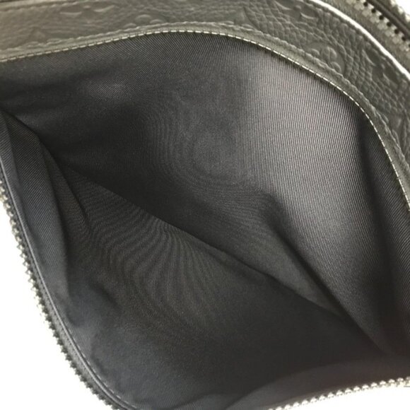 LOUIS VUITTON Black Monogram Clutch Bag - Picture 9 of 10